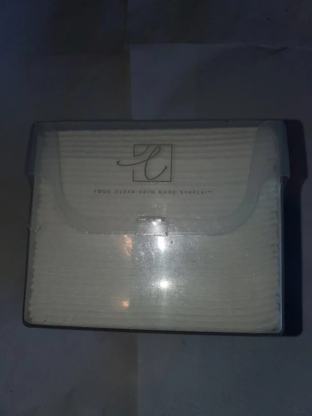NEW SEALED CLEER SKIN CLOTH FACIAL DRY WIPES ACRYLIC DISPENSER